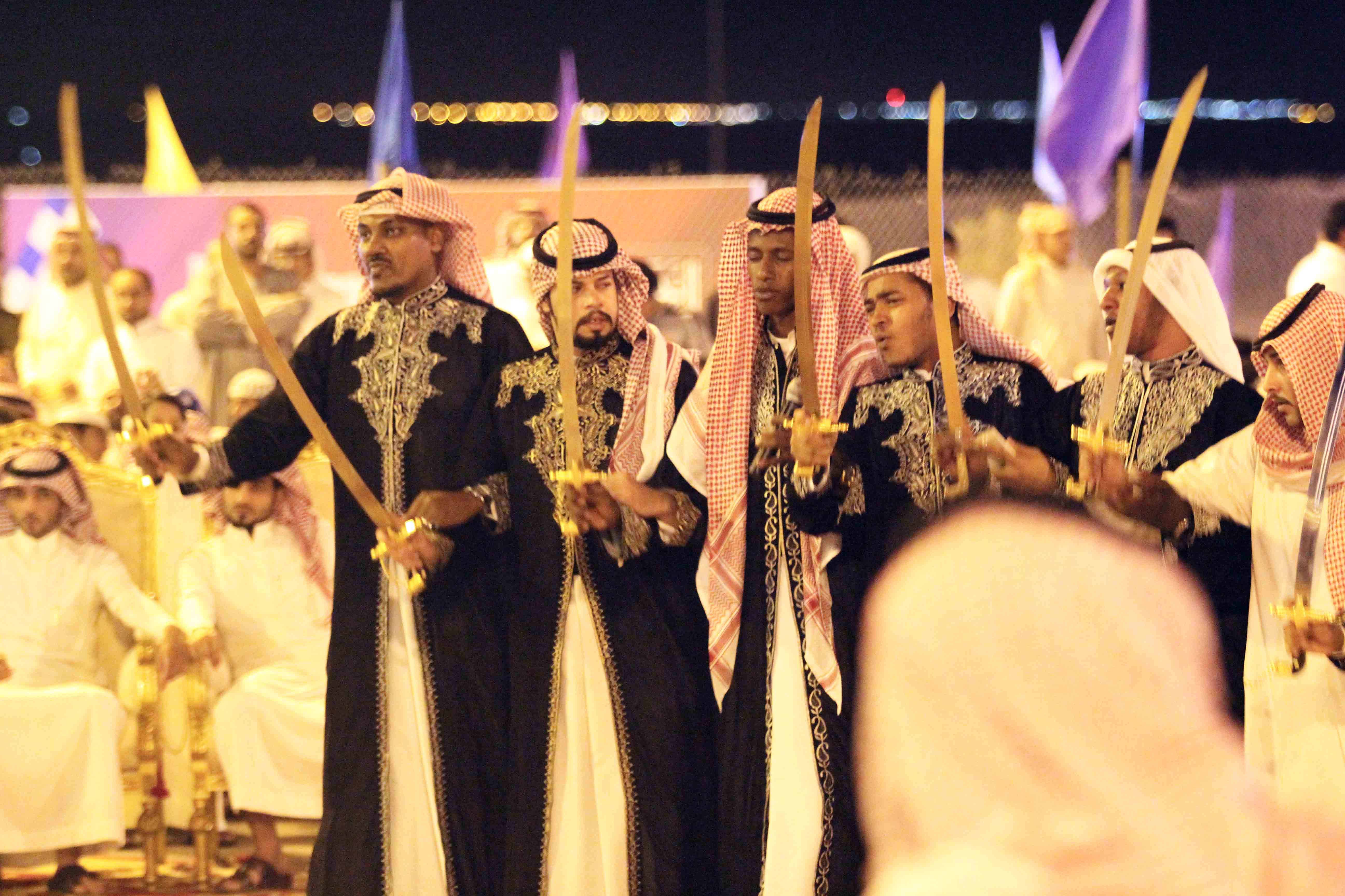 العطيشان يُدشن فعاليات العيد بحفر الباطن وسط حضور جماهيريّ صحيفة العطيشان يُدشن فعاليات العيد بحفر الباطن وسط حضور جماهيريّ صحيفة