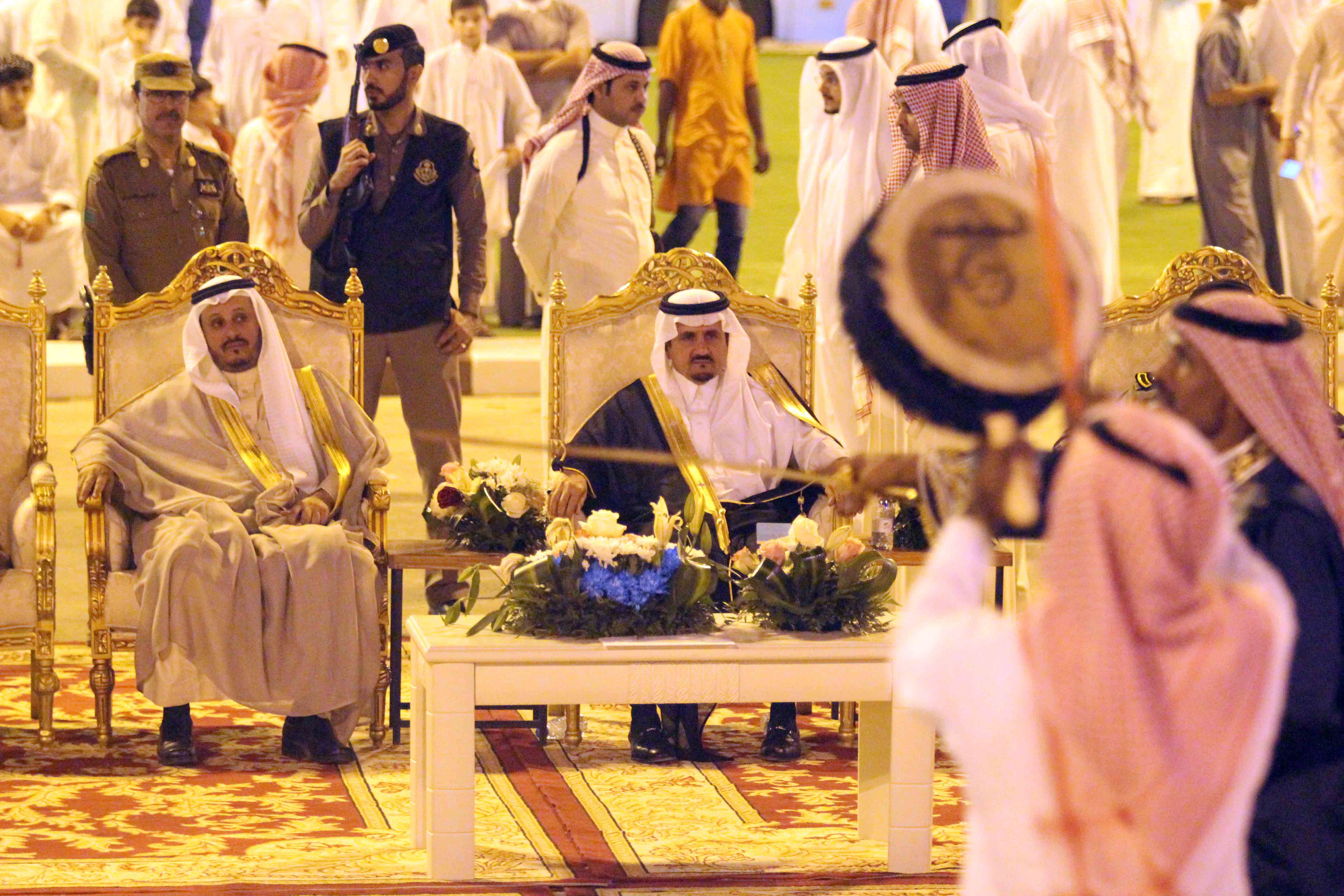 العطيشان يُدشن فعاليات العيد بحفر الباطن وسط حضور جماهيريّ صحيفة العطيشان يُدشن فعاليات العيد بحفر الباطن وسط حضور جماهيريّ صحيفة