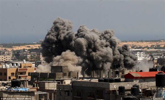 شاهد لقطات مفزعة في هجوم إسرائيل على غزة