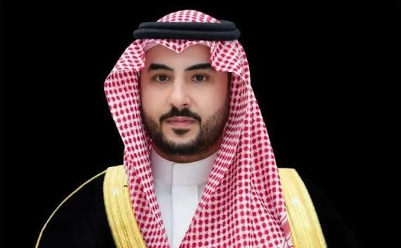 خالد بن سلمان يستعرض التعاون العسكري والدفاعي مع وزير الدفاع الوطني البولندي