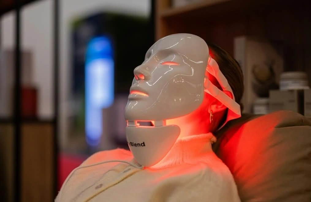 أجهزة التجميل المنزلية.. هل يتحول السعي للجمال إلى خطر صحي؟