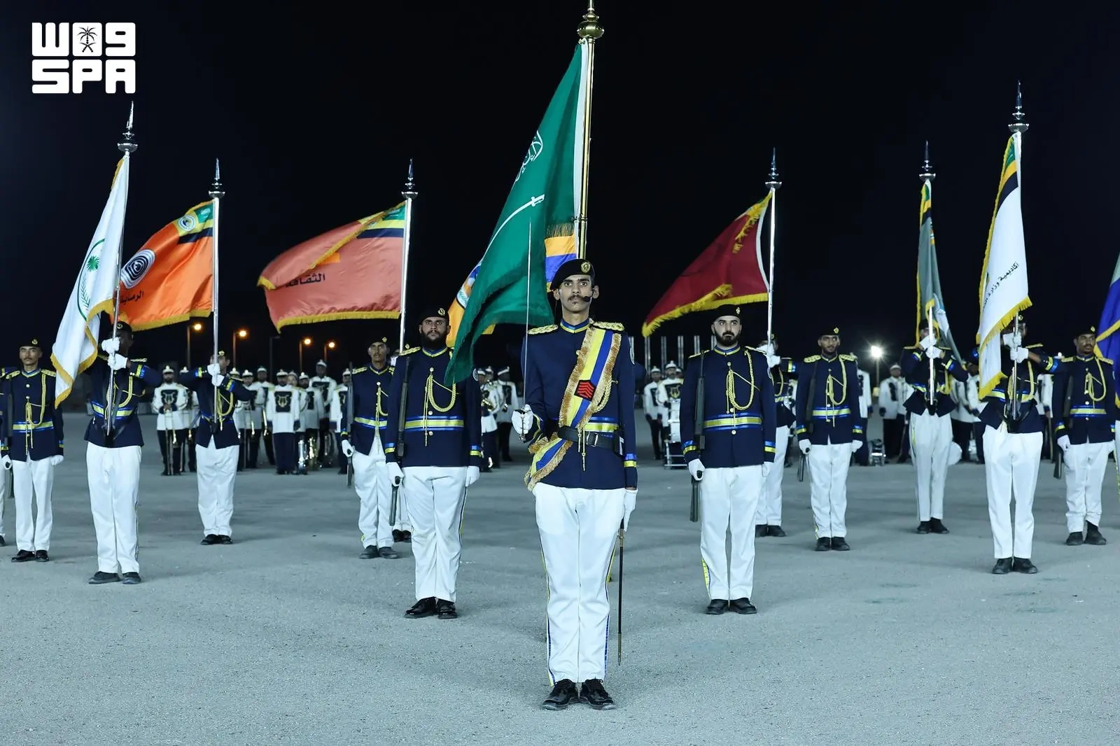 برعاية وزير الداخلية.. تخريج 2,457 خريجًا من الدورة التأهيلية للفرد الأساسي الـ 44