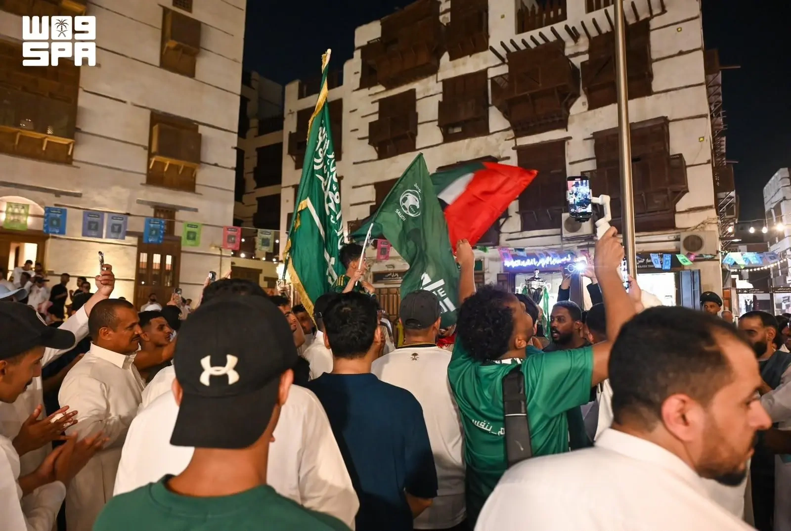 في محيط بيت نصيف.. شغف الكرة يلتقي بتاريخ جدة