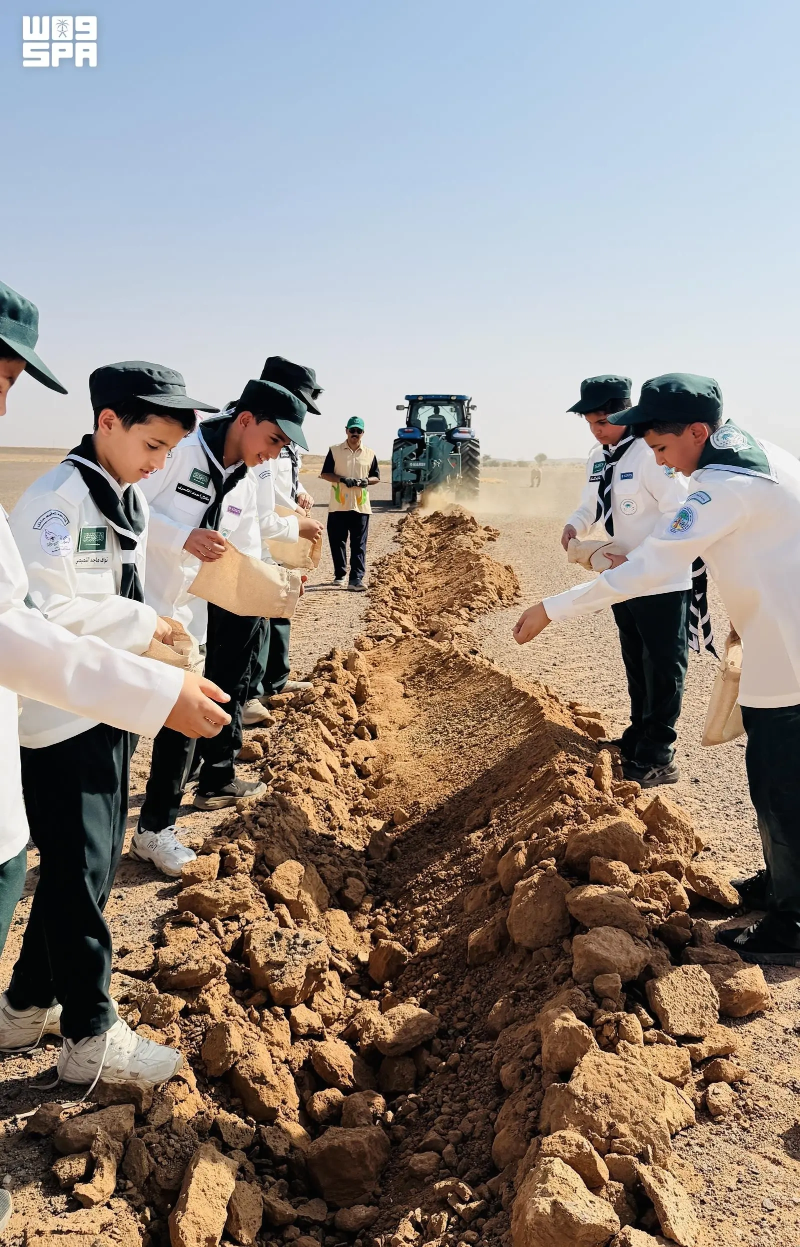 "الغطاء النباتي" يعلن اكتمال نثر البذور في 5 مواقع بحائل