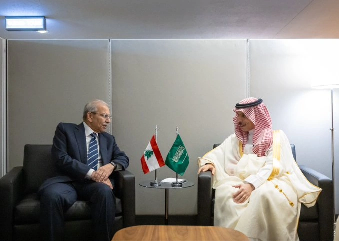فيصل بن فرحان ونواف سلام يبحثان تفعيل اللجنة السعودية اللبنانية المشتركة