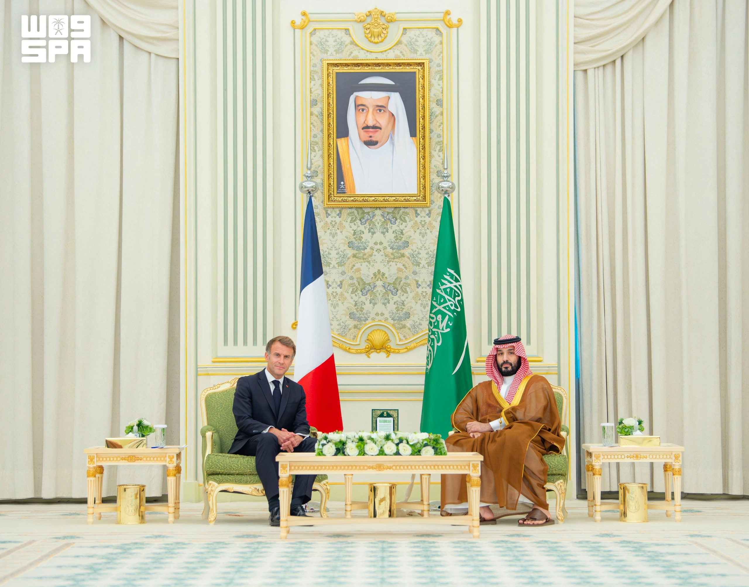ولي العهد يستقبل الرئيس الفرنسي إيمانويل ماكرون 