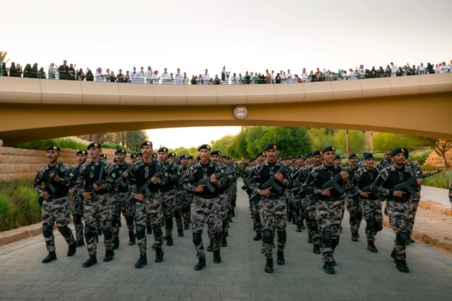 الدرعية تحتفي باليوم الوطني السعودي.. مسيرة عسكرية تستحضر قيم التلاحم والانتماء