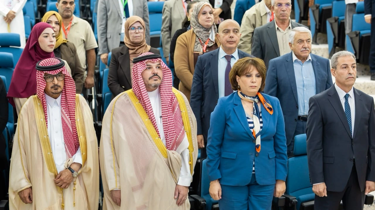 بحضور مثقفين ومسؤولين من السعودية.. معرض الجزائر الدولي للكتاب يطلق برنامجه الثقافي ويستقبل زواره