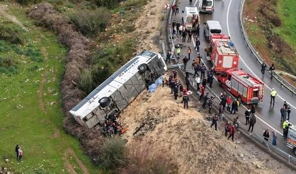 مصرع 7 أشخاص في حادث تصادم جنوب تركيا