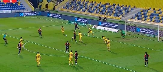 بالفيديو.. القادسية يفوز على التعاون ويتصدر ترتيب دوري روشن