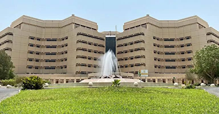 بدء التقديم في برنامج السنة التأهيلية بجامعة الملك عبدالعزيز 