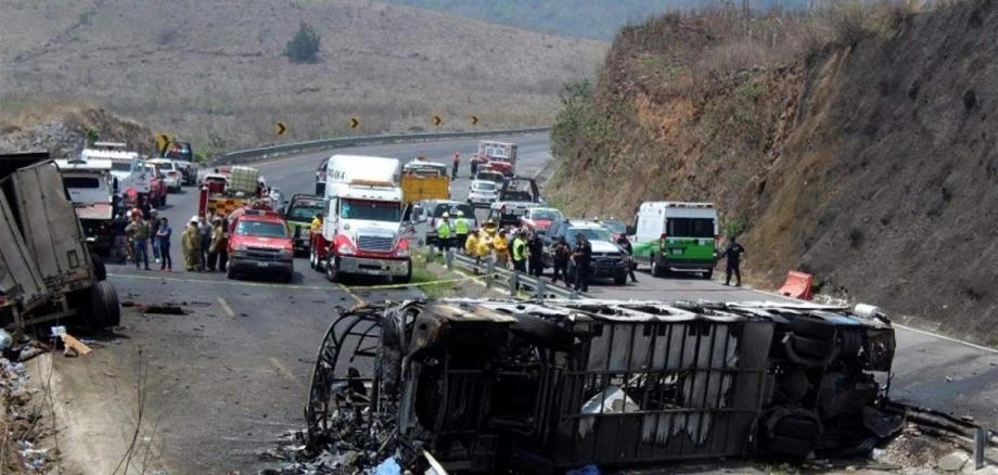 13 قتيلًا و21 جريحًا بحادث مروري في باكستان