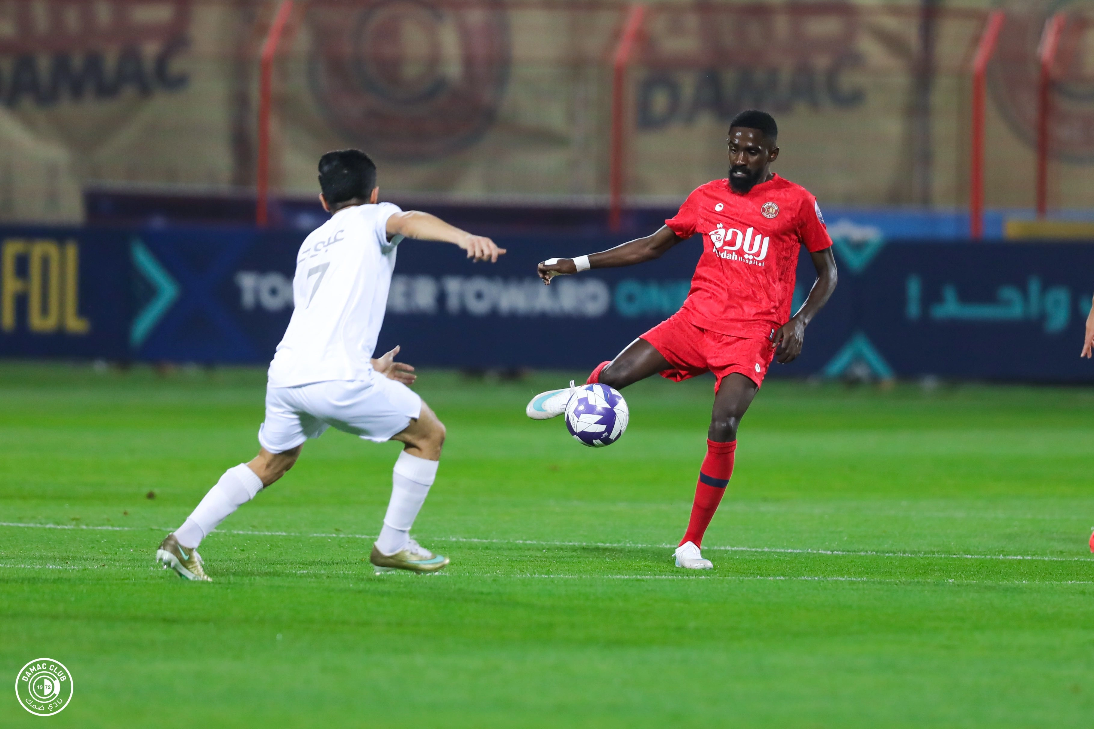ضمك يتغلب على الطائي بأربعة أهداف مقابل هدف في دوري الدرجة الأولى