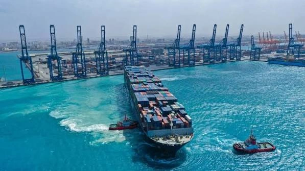 موانئ السعودية تكسر حاجز 341 مليون طن.. وميناء ينبع الصناعي يتصدر قائمة الصادرات