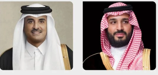 ولي العهد يستعرض هاتفيًا مستجدات الأوضاع في المنطقة مع أمير قطر 