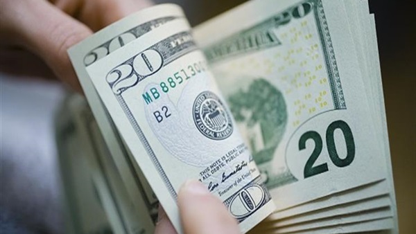 الدولار يهبط وسط ترقب لتحرك البنك المركزي الأمريكي