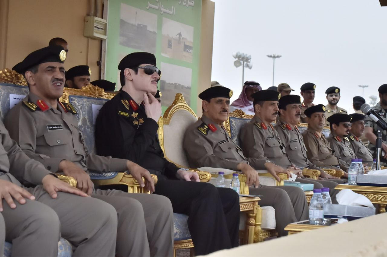 بالصور.. الفريق المحرج يدفع بخريجي الدورة الـ45 للضباط الجامعيين 17 بالصور.. الفريق المحرج يدفع بخريجي الدورة الـ45 للضباط الجامعيين - المواطن