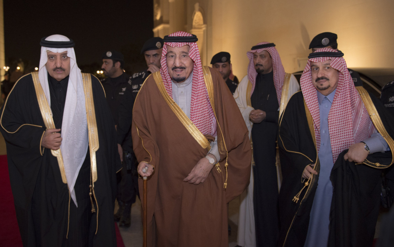 الملك يشرف حفل زواج ابناء اخيه الامير احمد بن عبدالعزيز ‫(34669071)‬ ‫‬