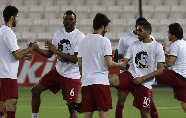 عقوبات تأديبية مُنتظرة على لاعبي قطر بسبب قميص "تميم المجد ...