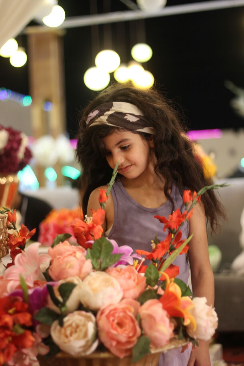 شاهد طالب الطب يبيع الشاي بمهرجان ورد تبوك صحيفة المواطن الإلكترونية