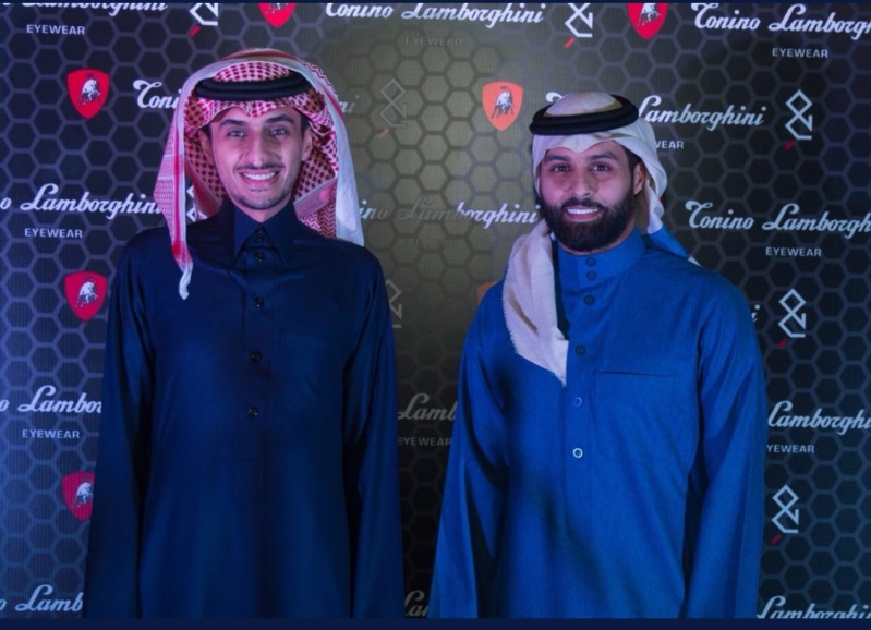 المدرج الأزرق On Twitter سيتواجد عضو شرف نادي الهلال الامير احمد بن سلطان في لندن لحضور مباراة السوبر غد ا