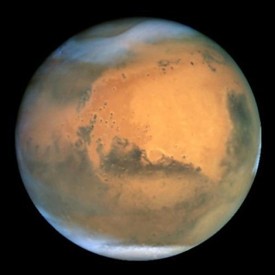 في حدث فلكي نادر.. مذنب يلامس “المريخ” الأحد المقبل