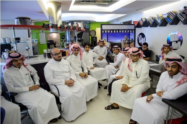 “التسليف” يُطلع طلاب جامعة الملك سعود على قصة نجاح “الميمان”
