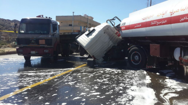تصادم ناقلة وقود بشاحنة يغلق طريق “الباحة- الطائف”