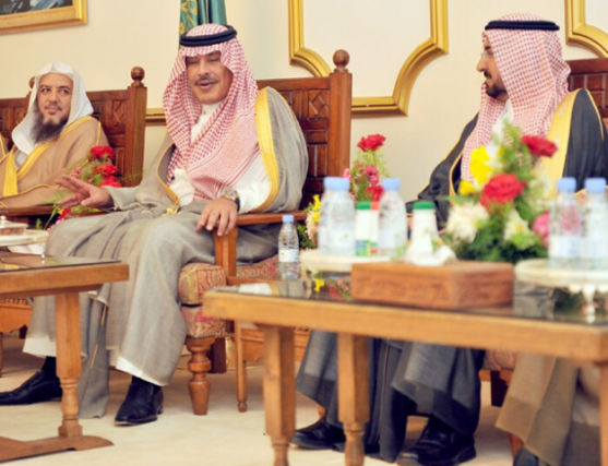 بالصور .. مسؤولو وأهالي  الباحة على مائدة مشاري بن سعود