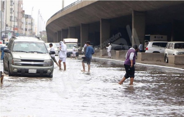 بالصور.. شاهد أمطار الخير بـ”جدة”