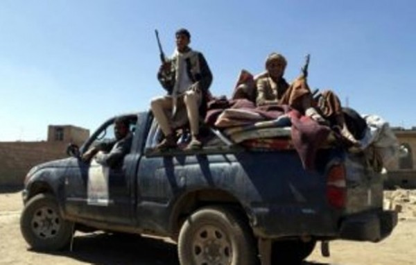 قبليون يفجرون منزلاً للحوثيين ويقتلون 3 مسلحين في “بيضاء اليمن”