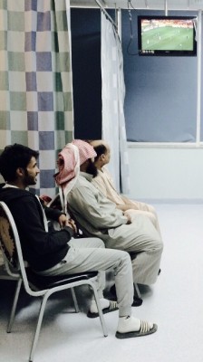نزولاً عند رغبة المرضى المنومين بمدينة الملك سعود الطبية ..إدارة المدينة تعرض مباريات المنتخب .