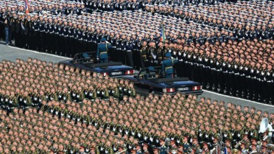 روسيا تنظم أضخم استعراض عسكري في ذكرى الحرب العالمية الثانية