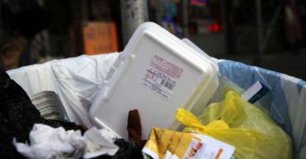أميركيون يقاضون مدينتهم بسبب فرز القمامة