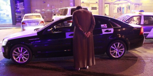 أمن الرياض يوقِع بـ”عشريني” سرق “كابرس”
