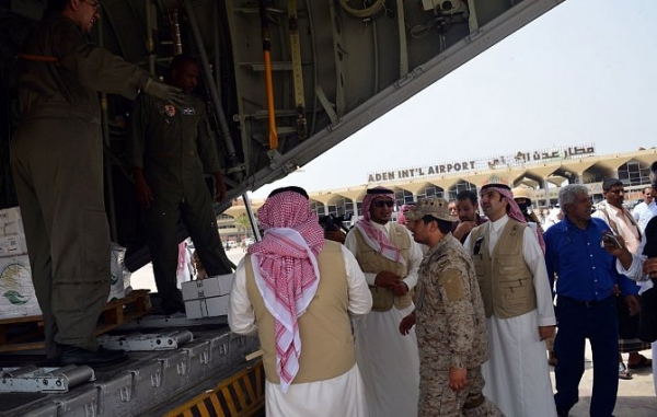 وصول الطائرة الإغاثية السعودية الخامسة لمطار عدن
