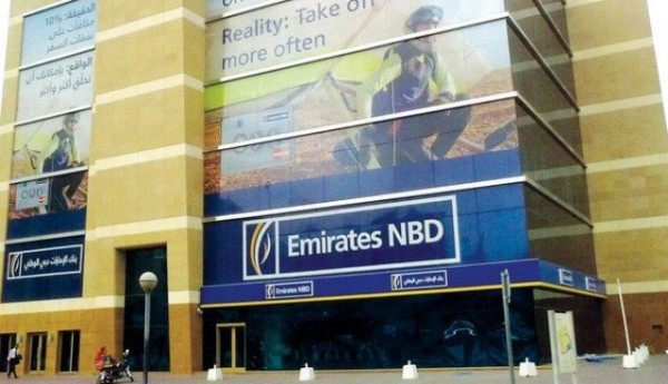 ‫بنك الإمارات دبي يرعى تجربة قيادة “مرسيدس” بحلبة الريم