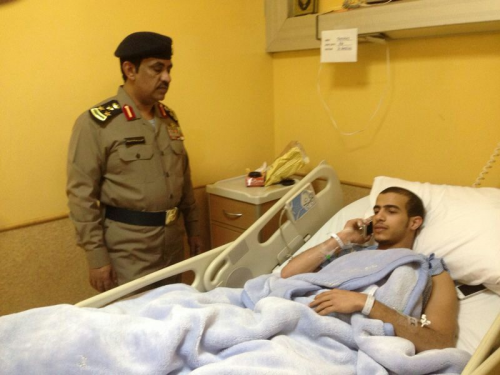 أمير الباحة يطمئنّ هاتفيّاً على صحّة الجنديّ الزّهيريّ