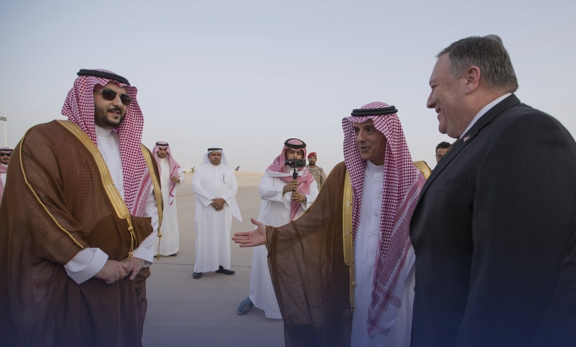 وزير الخارجية الأميركي يصل الرياض والجبير وخالد بن سلمان في استقباله