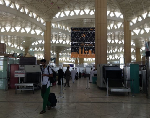 خلل صوتي يغطي على إعلان أوقات الرحلات بمطار الرياض