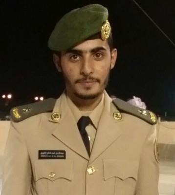 عبدالله الشهري يحتفي بتخرجه ملازم