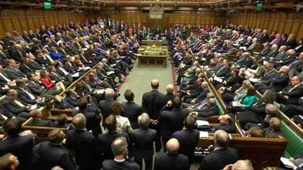 البرلمان البريطاني يمرر مقترحين لوقف فوري لإطلاق النار بغزة