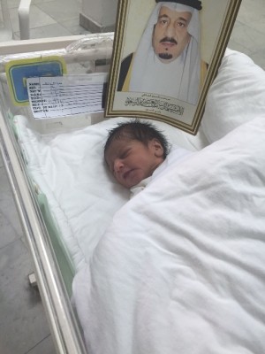 مُقيم باكستاني يُطلق اسم “سلمان” على مولوده