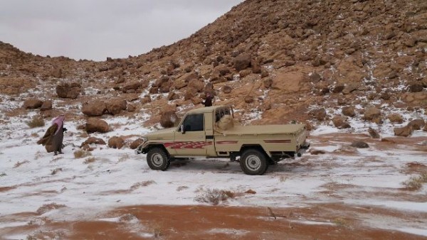 بالصور.. ثلوج كثيفة بعلقان وجبل اللوز بتبوك