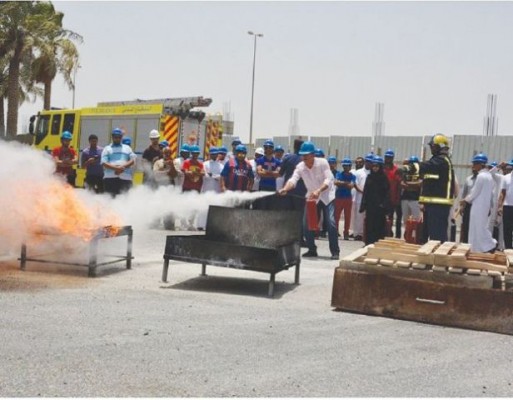 تدريب المتطوعين لحماية المساجد في البحرين على أعمال «الدفاع المدني»