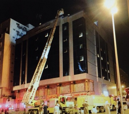 إخلاء 295 حاجاً إثر حريق فندق بـ”عزيزية مكة”
