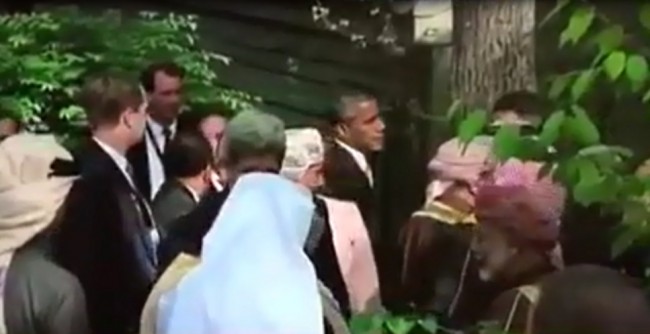 شاهد بالفيديو .. أوباما يتِّجه للسلام على محمد بن سلمان في ختام قمة كامب ديفيد