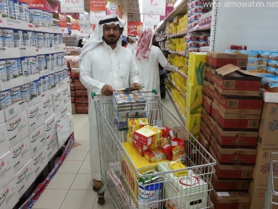بالصور.. قبيل رمضان.. أسواق #نجران مكتظة والأهالي : حياتنا طبيعية