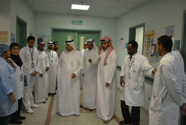 مدير صحة الرياض يطمئن على الإجراءات الخاصة بـ”كورونا”