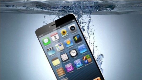 “آبل” تحصل على براءة اختراع لجعل “آيفون7” مضاداً للماء